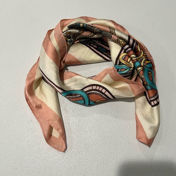 VINTAGE Tassel &Rope silk Scarf PINK,turquoise white
SQUAR SILK SCARF 27X27 - Picture 8 of 8